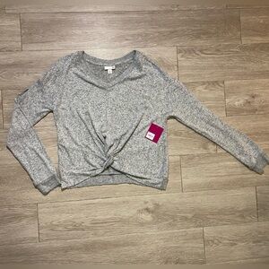 💜3/$25💜 SO Gray Twist Front Sweater NWT Size Medium